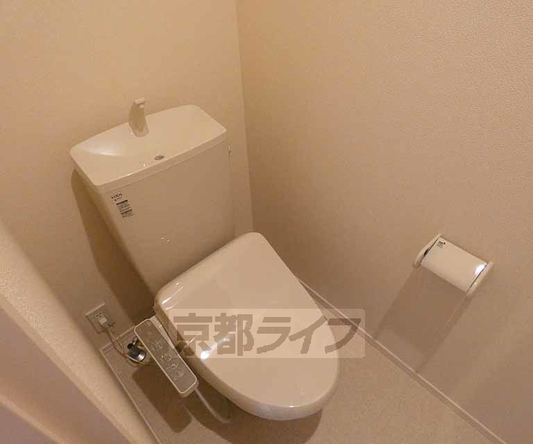 トイレ　ウォシュレット付きです。