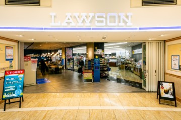 コンビニ　ローソン ゲートシティ大崎アトリウム店（コンビニ）まで515m
