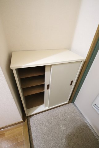 収納　シューズボックス