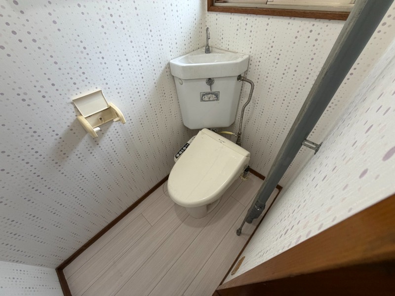 トイレ　トイレです。ウォシュレット付を探している方、おすすめです。