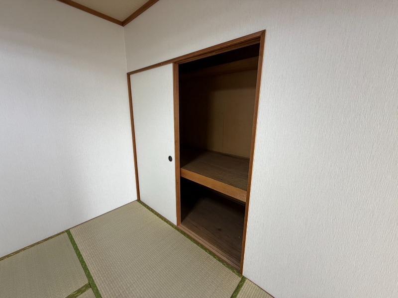 収納　寝室には収納があります。すっきり片づけましょう！