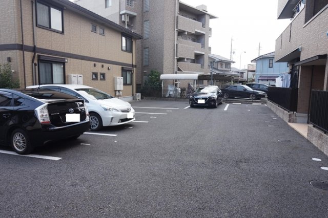 駐車場　駐車場