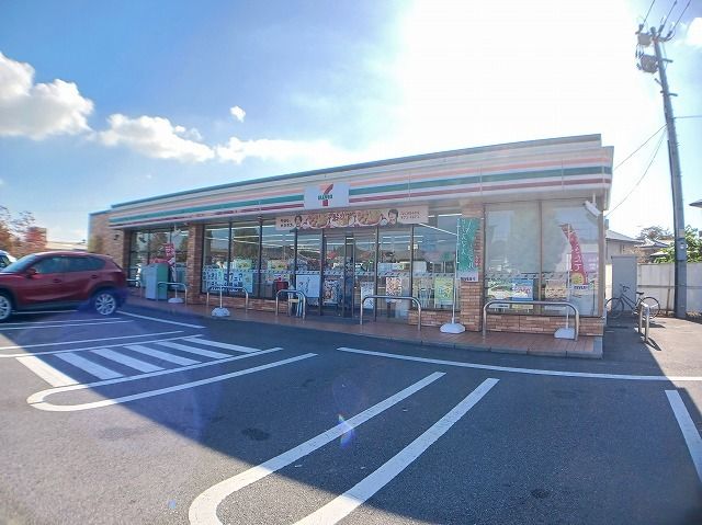 コンビニ　セブンイレブン（コンビニ）まで800m