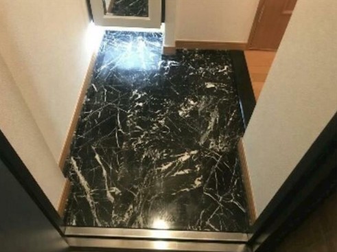 玄関　前回募集時のお写真です