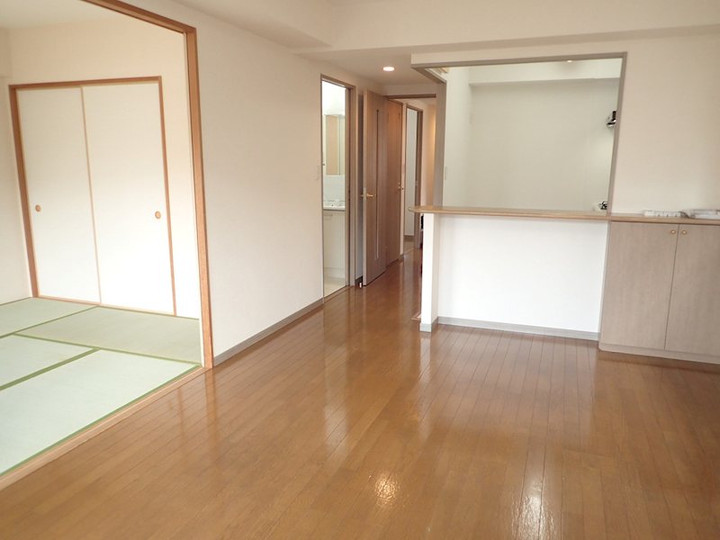 居室・リビング　LDK11.6帖※写真は別号室の反転タイプのものです。