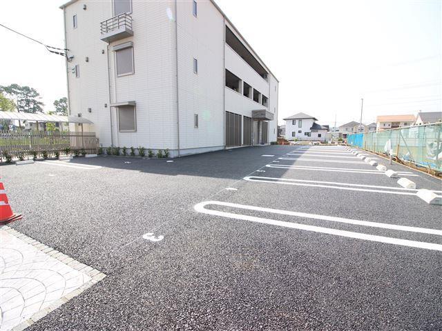 駐車場　駐車場