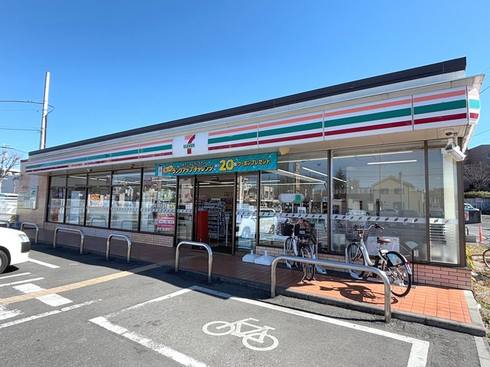 コンビニ　セブンイレブン（コンビニ）まで500m