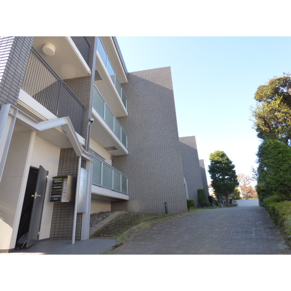エントランス　敷地内駐輪場有り