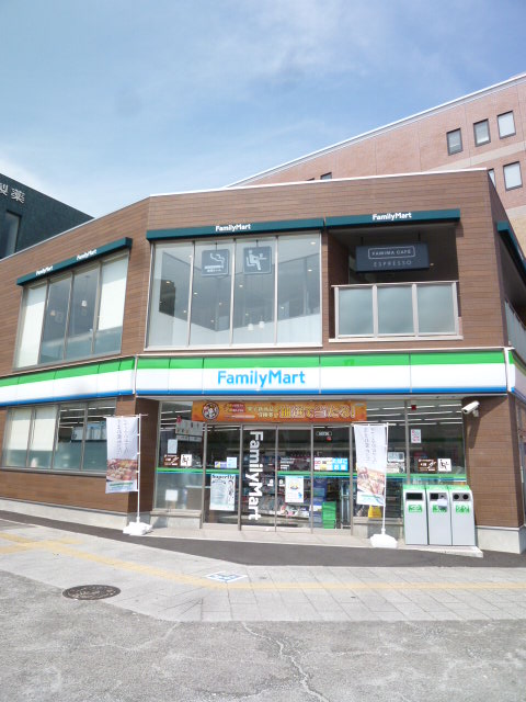 コンビニ　ファミリーマート 御器所駅前店（コンビニ）まで70m