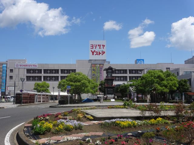 スーパー　ＹＯＳＩＺＵＹＡ　　Ｙストア（スーパー）まで330m