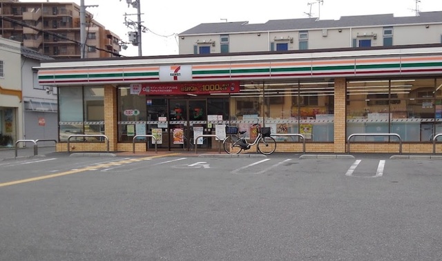 コンビニ　セブンイレブン堺大鳥大社前店（コンビニ）まで393m