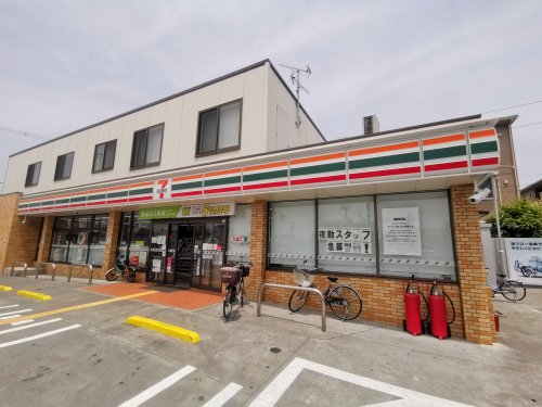 コンビニ　セブンイレブン 堺深井中町店（コンビニ）まで159m