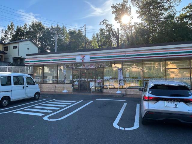 コンビニ　セブンイレブン瀬戸萩殿町店（コンビニ）まで1592m