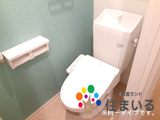 トイレ　※写真は同型タイプとなります