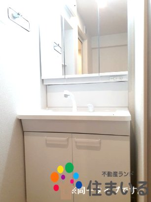 洗面設備　※写真は同型タイプとなります