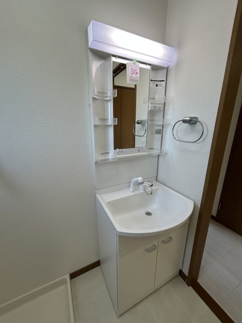 洗面設備　※写真は２０５号室です
