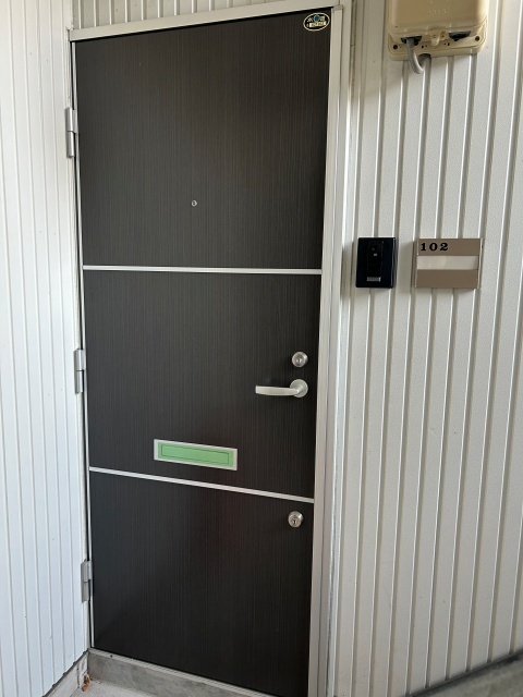エントランス　玄関ドア