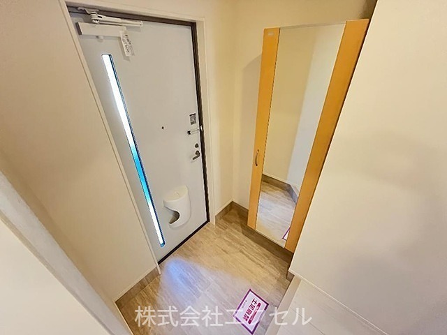 玄関　姿見付きのシューズボックス♪