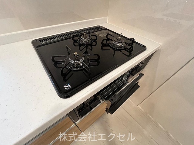 キッチン　3口ガスコンロ(グリル)付きのキッチン♪(同建物の別部屋の写