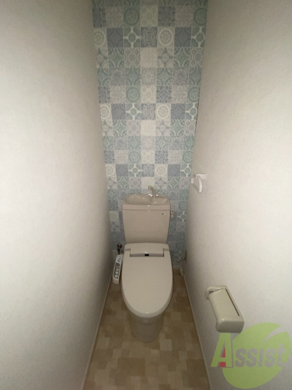 トイレ　トイレは温水洗浄便座付きで毎日快適に使えますね