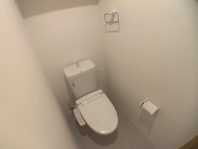 トイレ　ウォシュレット付きのトイレです♪