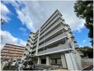 建物外観　オートロック付きで安心！宅配BOX付きで便利！