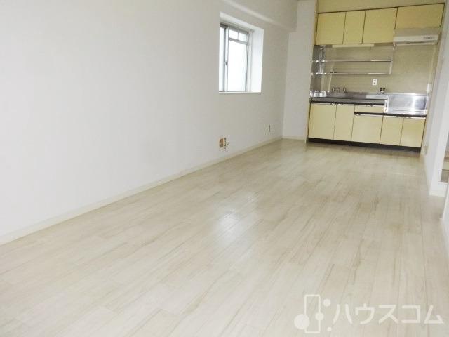 居室・リビング　笑顔が集うダイニングは６．５帖☆楽しい食卓を囲んで下さい♪
