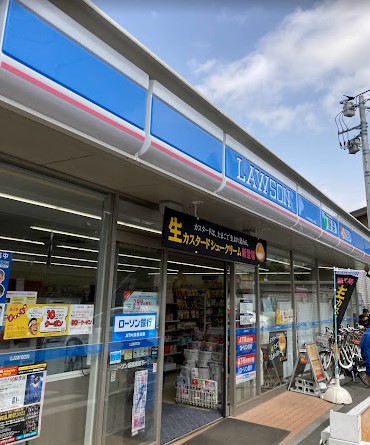 コンビニ　ローソン 板橋東坂下一丁目店（コンビニ）まで338m