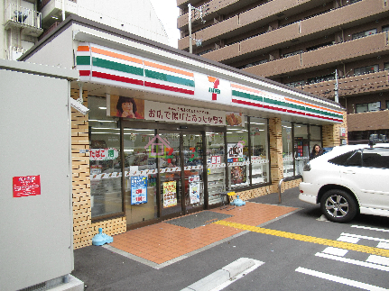 コンビニ　セブンイレブン 大阪難波中3丁目南店（コンビニ）まで242m