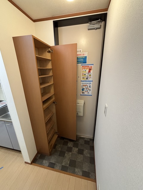 玄関　クリーニング前写真