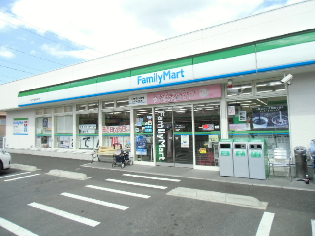 コンビニ　ファミリーマートみのり台駅前通り店（コンビニ）まで372m