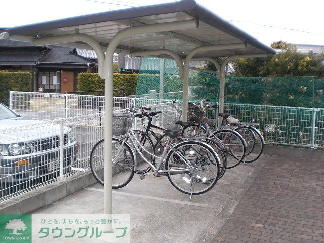 その他　屋根付駐輪場