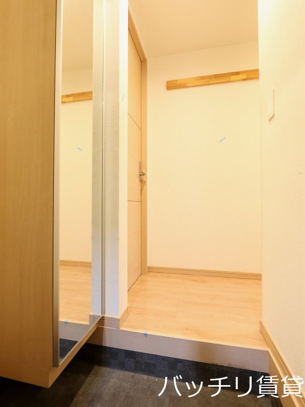 玄関　画像は同シリーズタイプの為、参考写真になります。