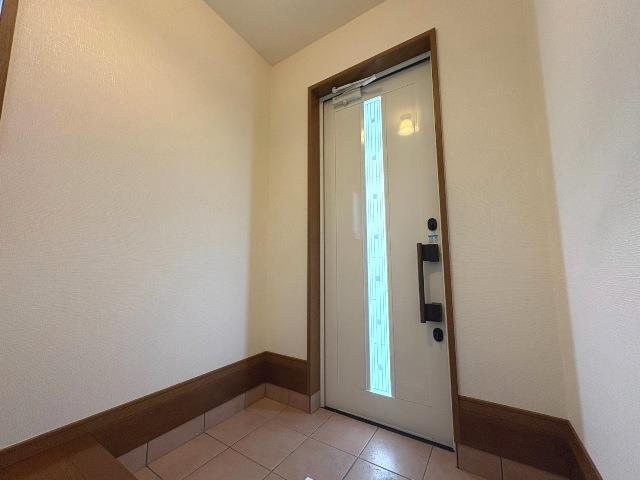 岡山町戸建の玄関写真