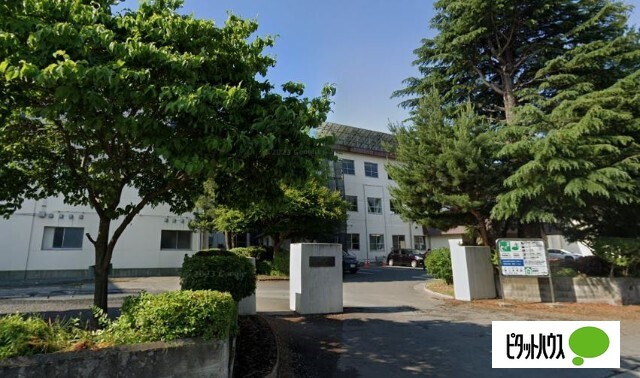 中学校　八戸市立第二中学校（中学校）まで861m