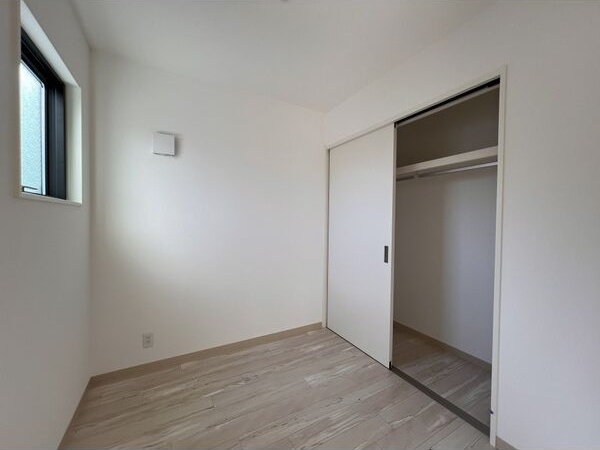 収納　室内写真は別部屋の写真です。