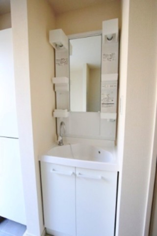 洗面設備　※同仕様写真含む