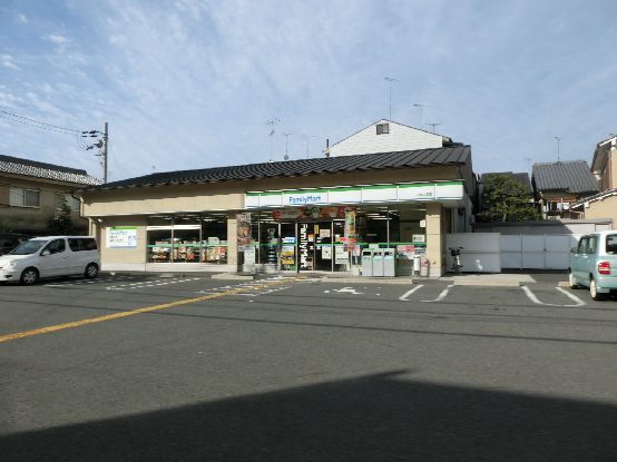 コンビニ　ファミリーマート 山科大塚店（コンビニ）まで258m