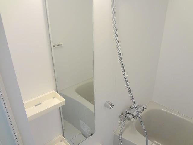 バス・シャワールーム　バスルーム