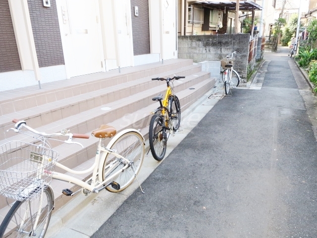 ロビー　自転車は物件前に止めています！