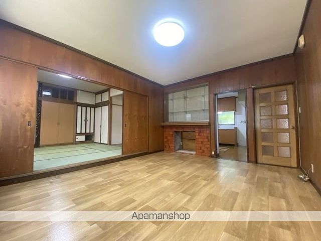 港町3丁目15番貸家の居間写真