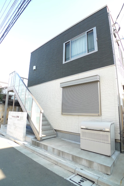 建物外観　2階建てアパート