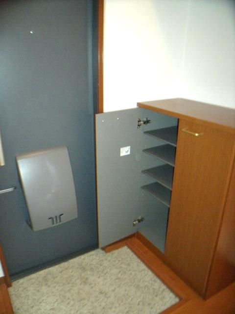 玄関　お部屋探しはタウンハウジング蘇我店にお任せ下さい♪