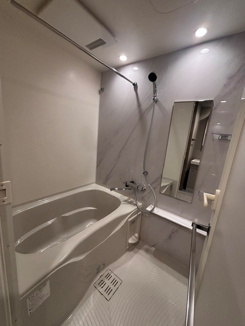 バス・シャワールーム　※写真は同タイプ住戸です。