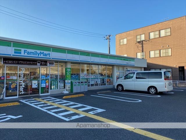 コンビニ　ファミリーマート（コンビニ）まで454m