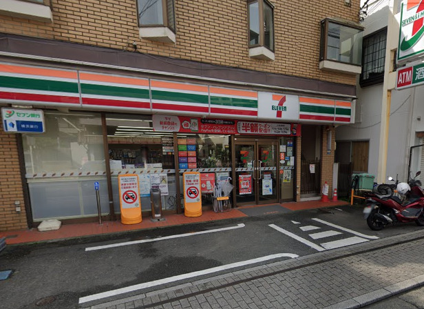 コンビニ　セブンイレブン（コンビニ）まで198m