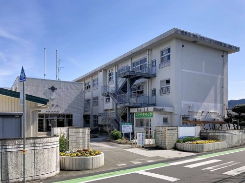 小学校　高知市立鴨田小学校（小学校）まで474m