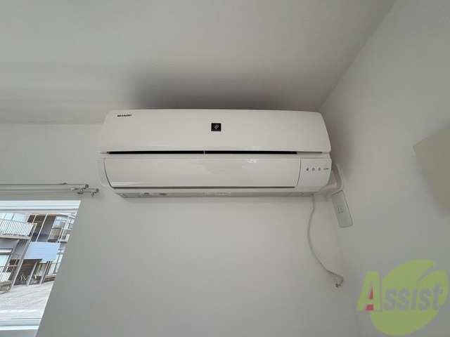 その他設備　部屋にはエアコンがあり、暑い日や寒い日も安心です。