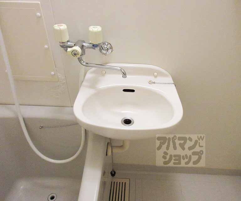 洗面設備　洗面台です