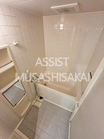 バス・シャワールーム　写真：設備同仕様の別物件です